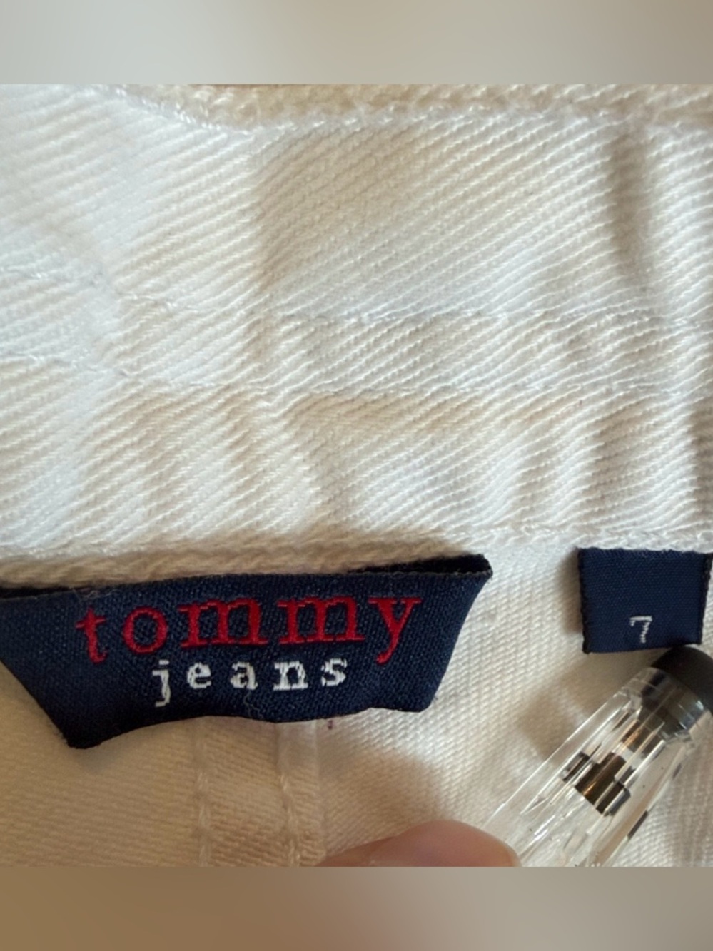 Tommy jeans EUC Daisy Embellished Cropped Jeans - Picture 5 of 6